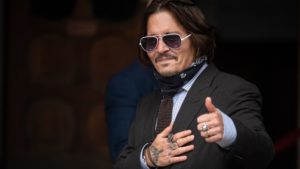 Джонни Депп поблагодарил фанатов за поддержку